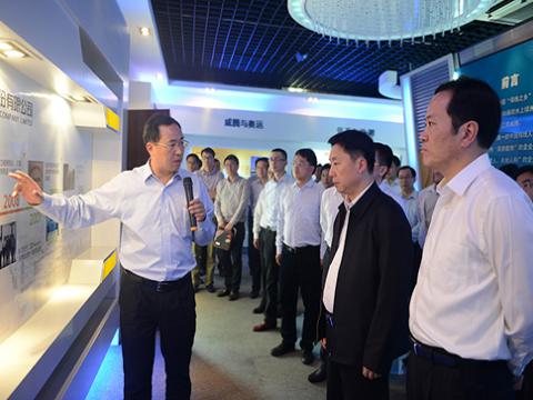 镇江市委书记夏锦文光临k豆钱包股份视察